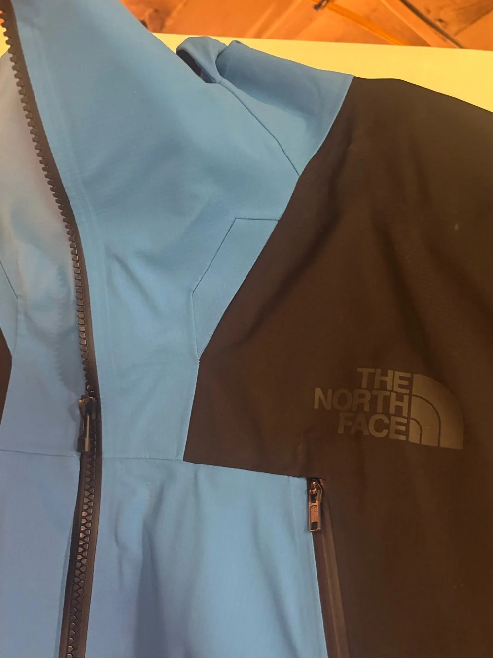 NWT The North Face Men’s Blue and Black Hooded Ski shell Jacket